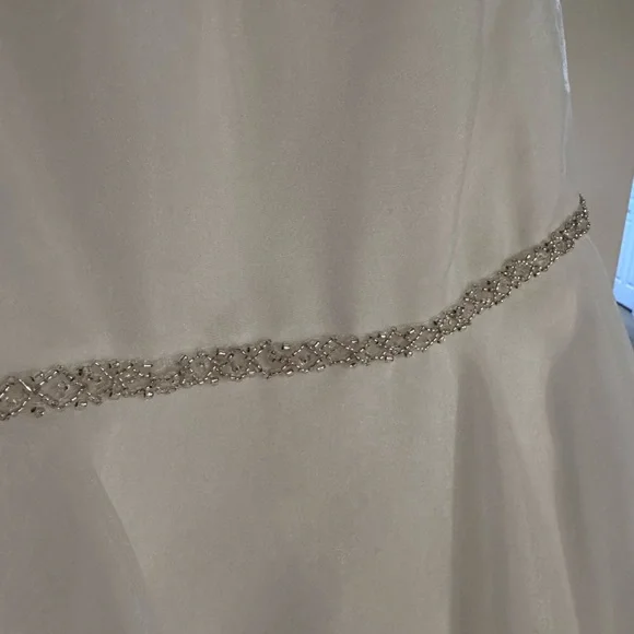 David’s Bridal Girls Sz 14 White Flower Girl/Daughter of the Bride Wedding Dress - Picture 6 of 11